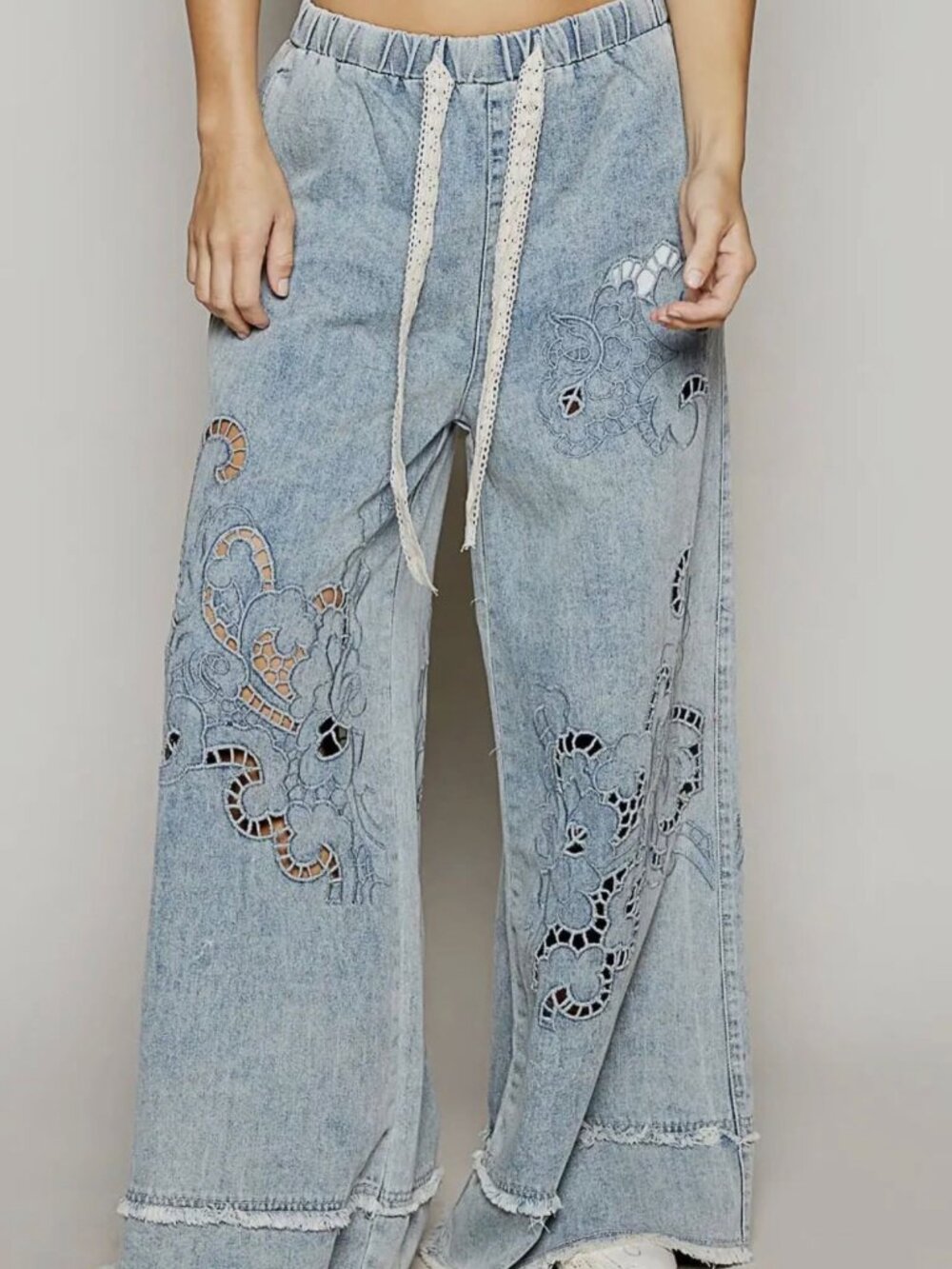 Vintage Washed woven Twill cutout jeans with wide leg